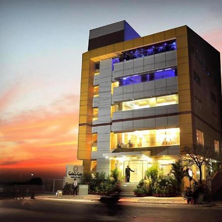 Golden Gate Hotel Indore Ngoại thất bức ảnh