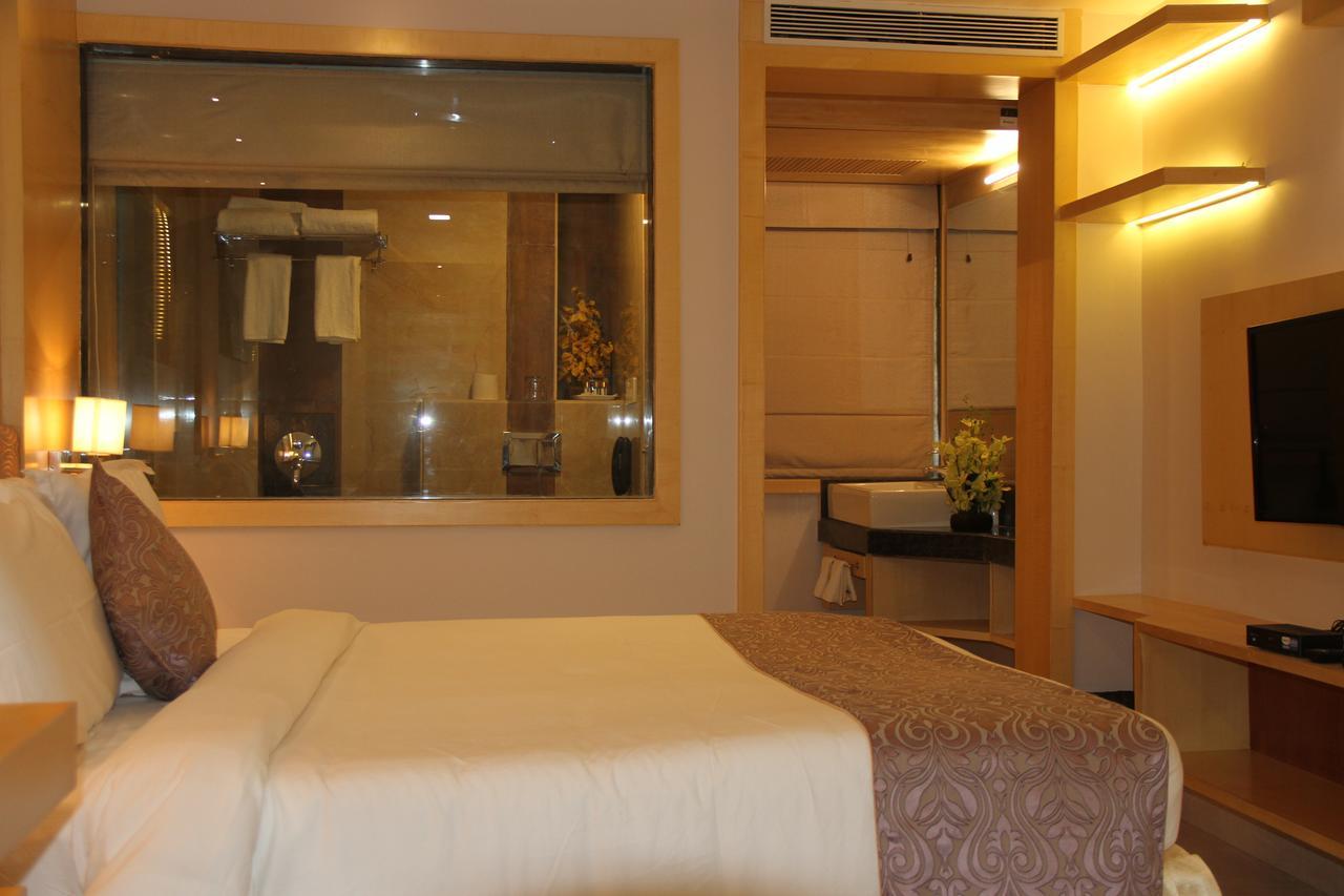 Golden Gate Hotel Indore Ngoại thất bức ảnh
