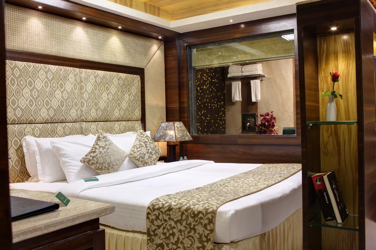 Golden Gate Hotel Indore Ngoại thất bức ảnh
