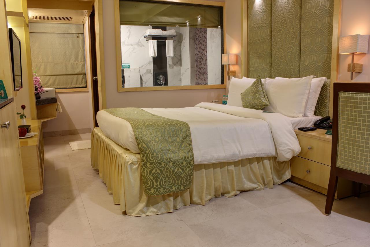 Golden Gate Hotel Indore Ngoại thất bức ảnh
