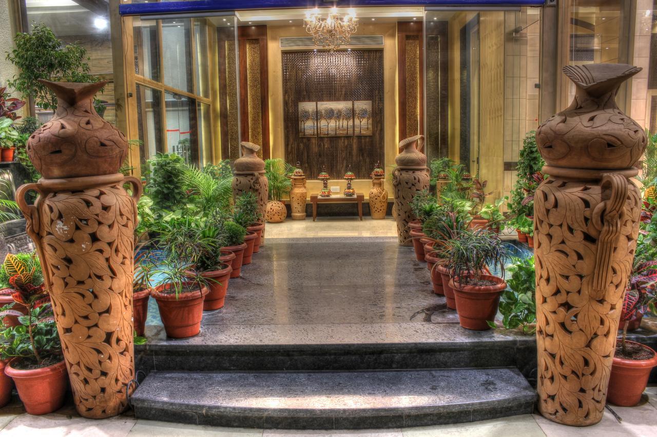 Golden Gate Hotel Indore Ngoại thất bức ảnh